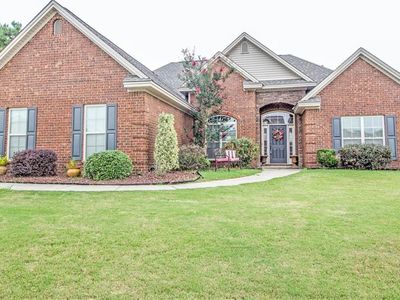100 Oglethorpe Dr, Deatsville, AL, 36022
