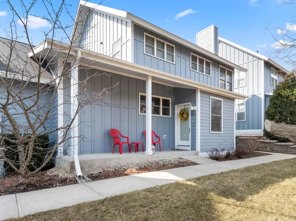 465 Mill St, Fontana, WI 53125