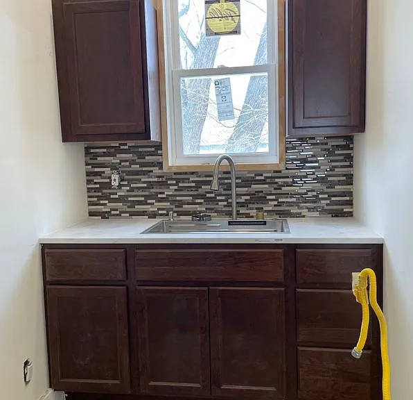 25 Woodlawn Ave #5 — Photo 8