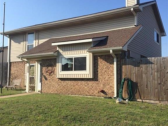2nd image of 829 Harvest Glen Dr