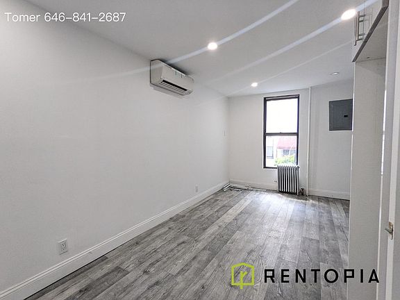 4th image of 95 Clay St #7D