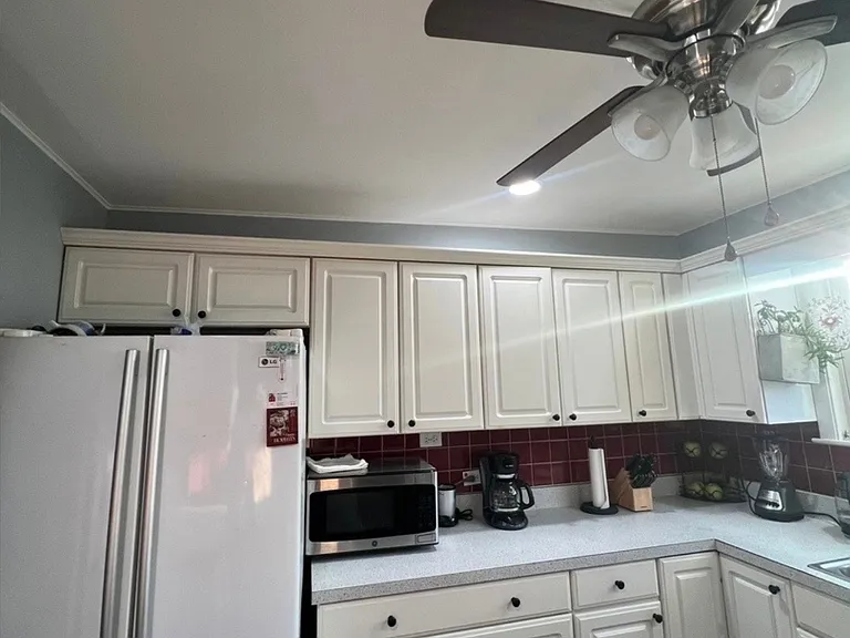 7962 S Kilbourn Ave — Photo 6