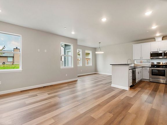 5th image of 11725-11727 4th Ave E #11725