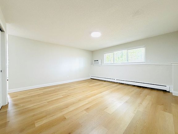 2nd image of 88-88 1/2 Church St #3