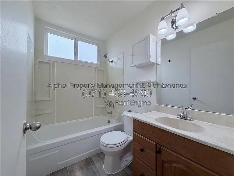 925 NW Joy Ave #4 — Photo 14