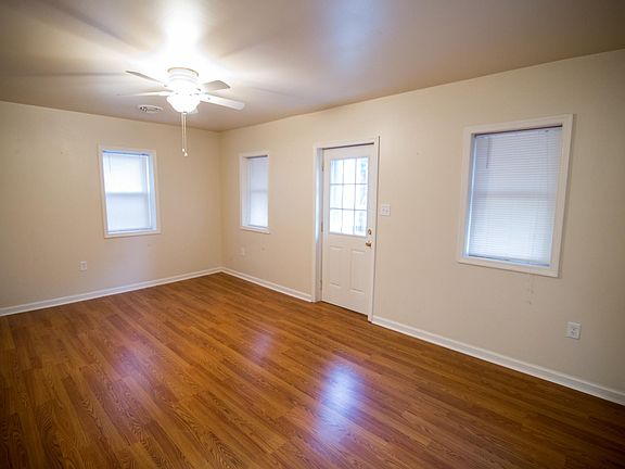 3rd image of 1045 Rose Hill Ave
