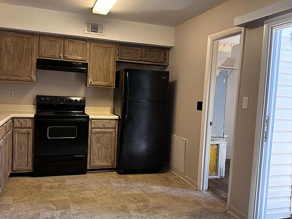 4th image of 412 N Sea Ln E Unit B