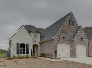 204 Santander Dr, Youngsville, LA 70592