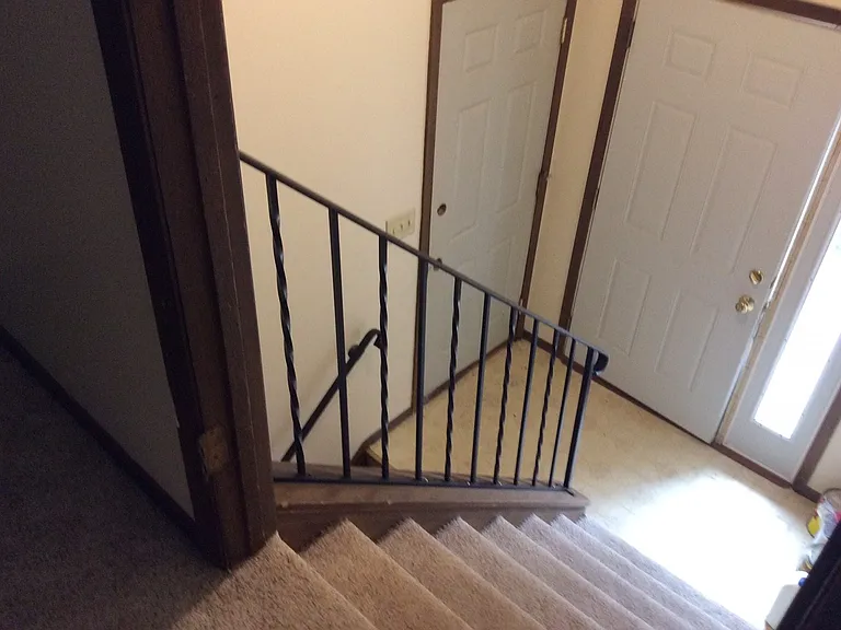 1460 Meadow Ln — Photo 2