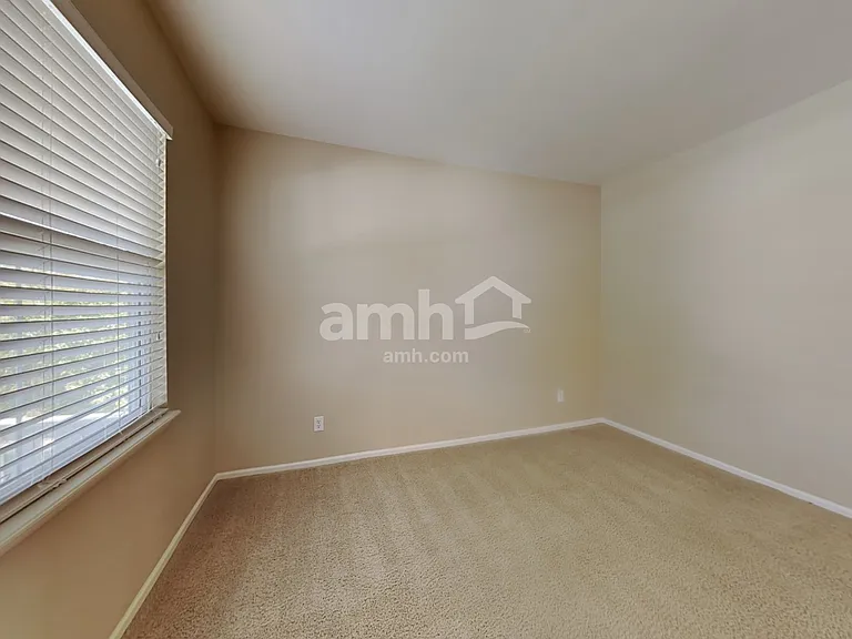 1556 S Catawba Cir — Photo 6