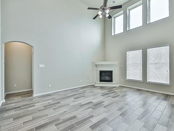 4th image of 2127 White Cove Dr