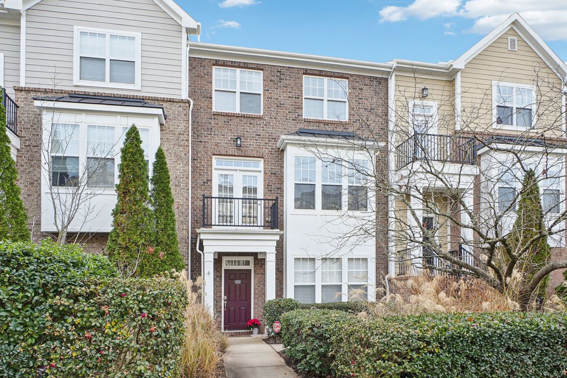 Wooden Rd-S1912-001.jpg