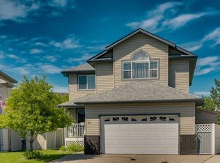 84 SW Willowbrook Cres NW, Airdrie, AB T4B2S4