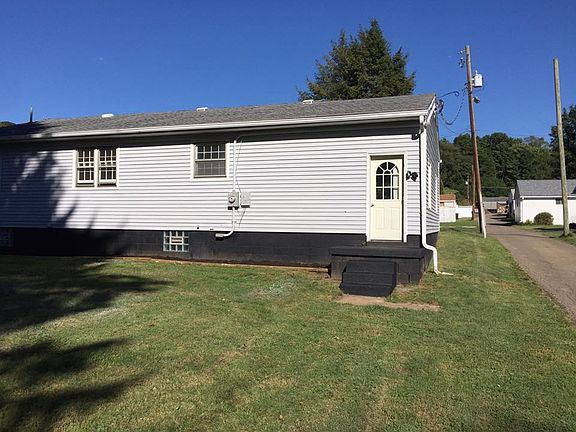 3rd image of 29 Carole Ave