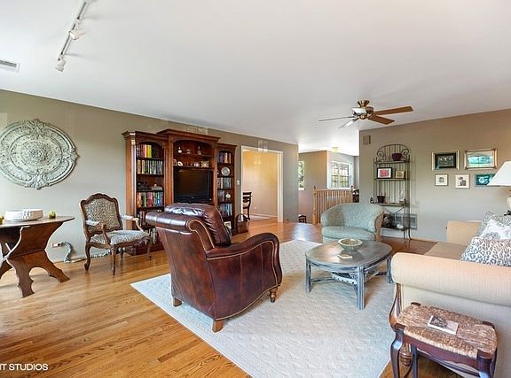 2nd image of 1721 W Orchard Pl