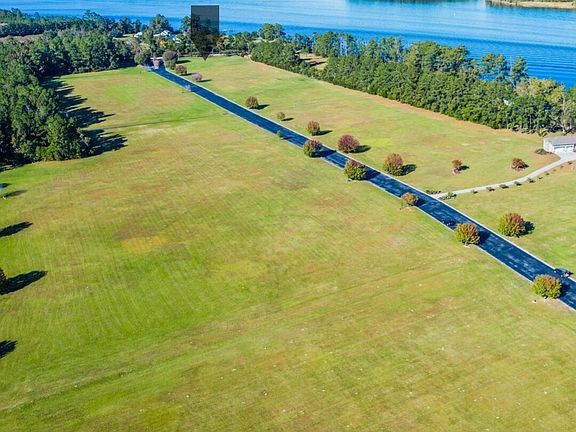 3rd image of 101 Waterway Road