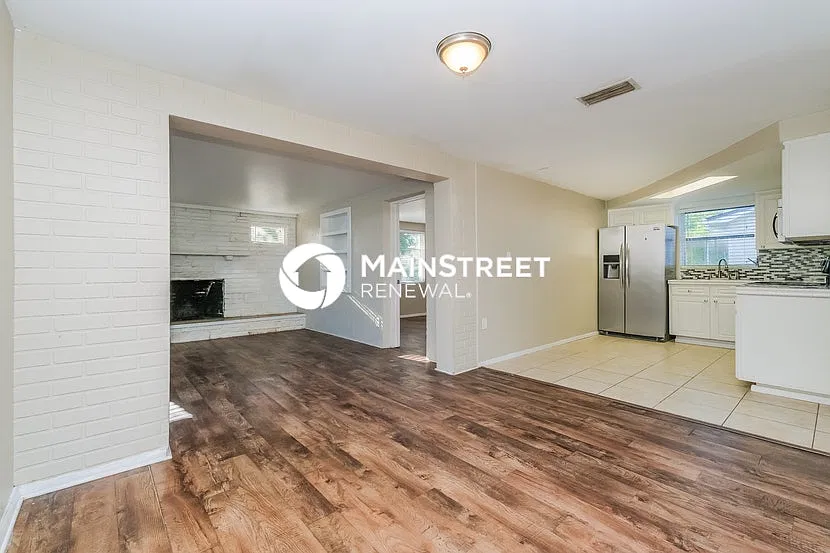 1050 Normandy Blvd — Photo 4