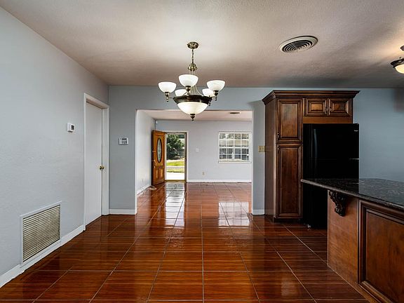 2nd image of 2835 64th Ave S