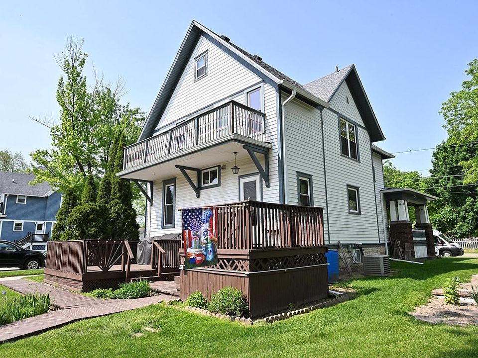 641 Silver Lake St, Oconomowoc, WI 53066 MLS 1833741 Zillow
