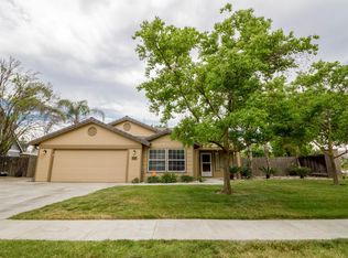 297 Somerset Dr, Lemoore, CA 93245