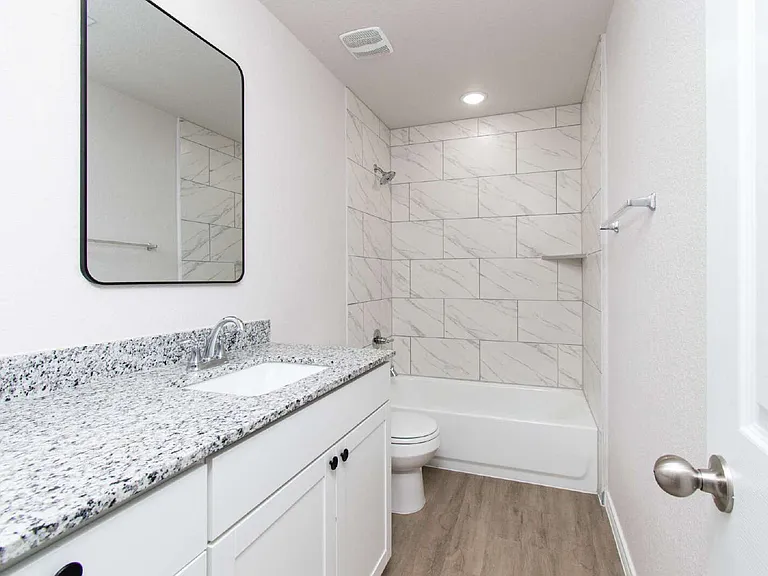 802 White Meadow Ln #B — Photo 14
