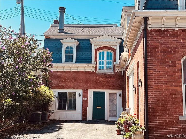 56 Linwood Ave — Photo 1