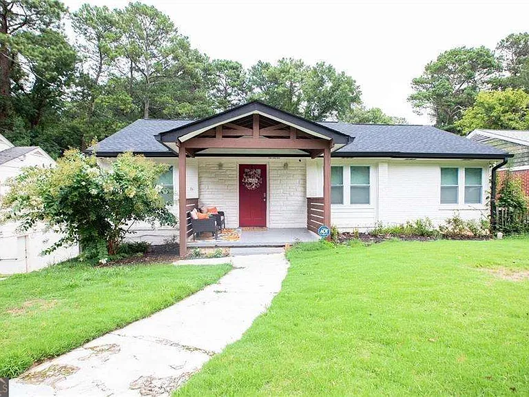 1272 Westridge Rd SW — Photo 1