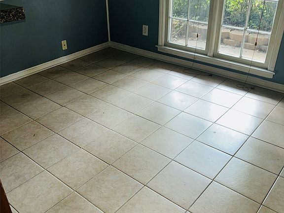 4th image of 458 Bowling Green Dr