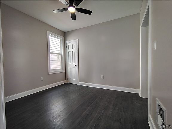 2nd image of 1539 Taylor Ave
