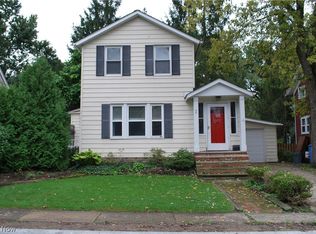 98 Elm Ct, Chagrin Falls, OH 44022