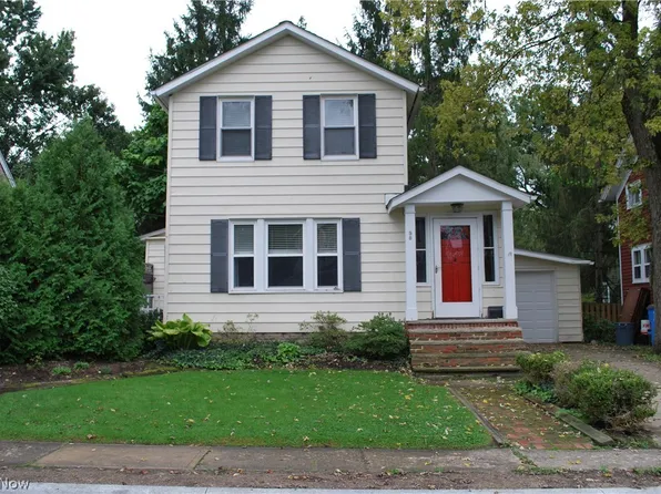 98 Elm Ct, Chagrin Falls, OH 44022