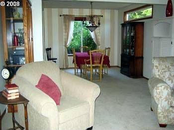 4th image of 673 NE Maryann Ct