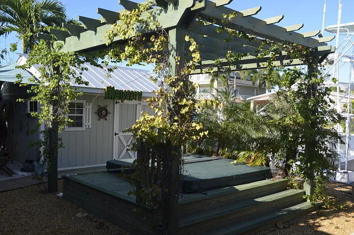 3 bed, 2.0 bath, $5,800 — Photo 3