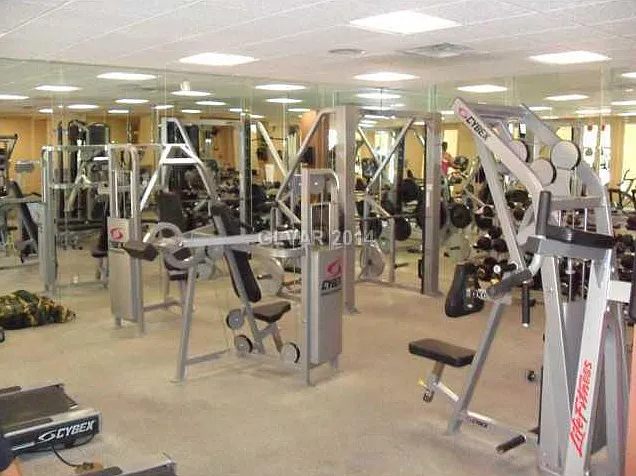 1 bed, 974 sqft, $1,530 — Photo 4