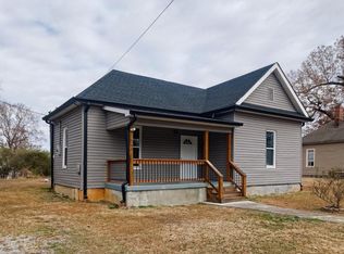 405 E 14th St, Chickamauga, GA 30707