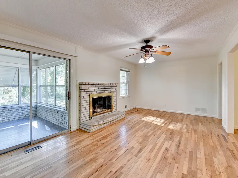 2628 Whitehurst Dr NE — Photo 9