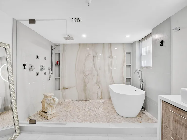 7233 Promenade Dr #101 — Photo 45