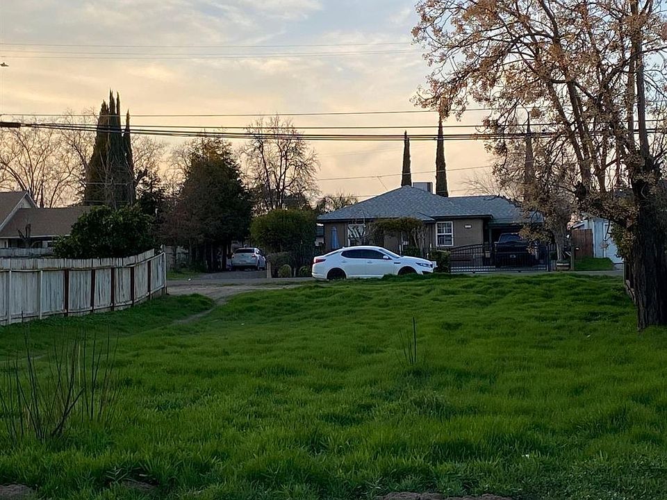 2nd image of 913 Cross St