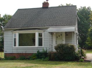 427 Dumbarton Blvd, Richmond Heights, OH 44143