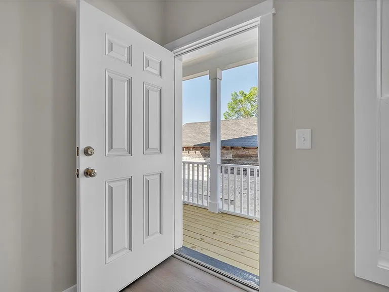 195 Romney St #1 — Photo 13