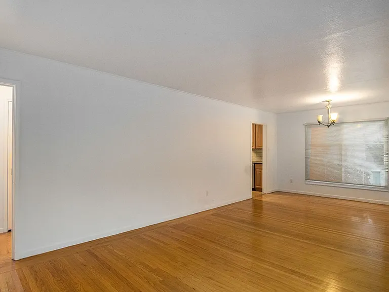 1570 Buena Vista Ave #1 — Photo 2