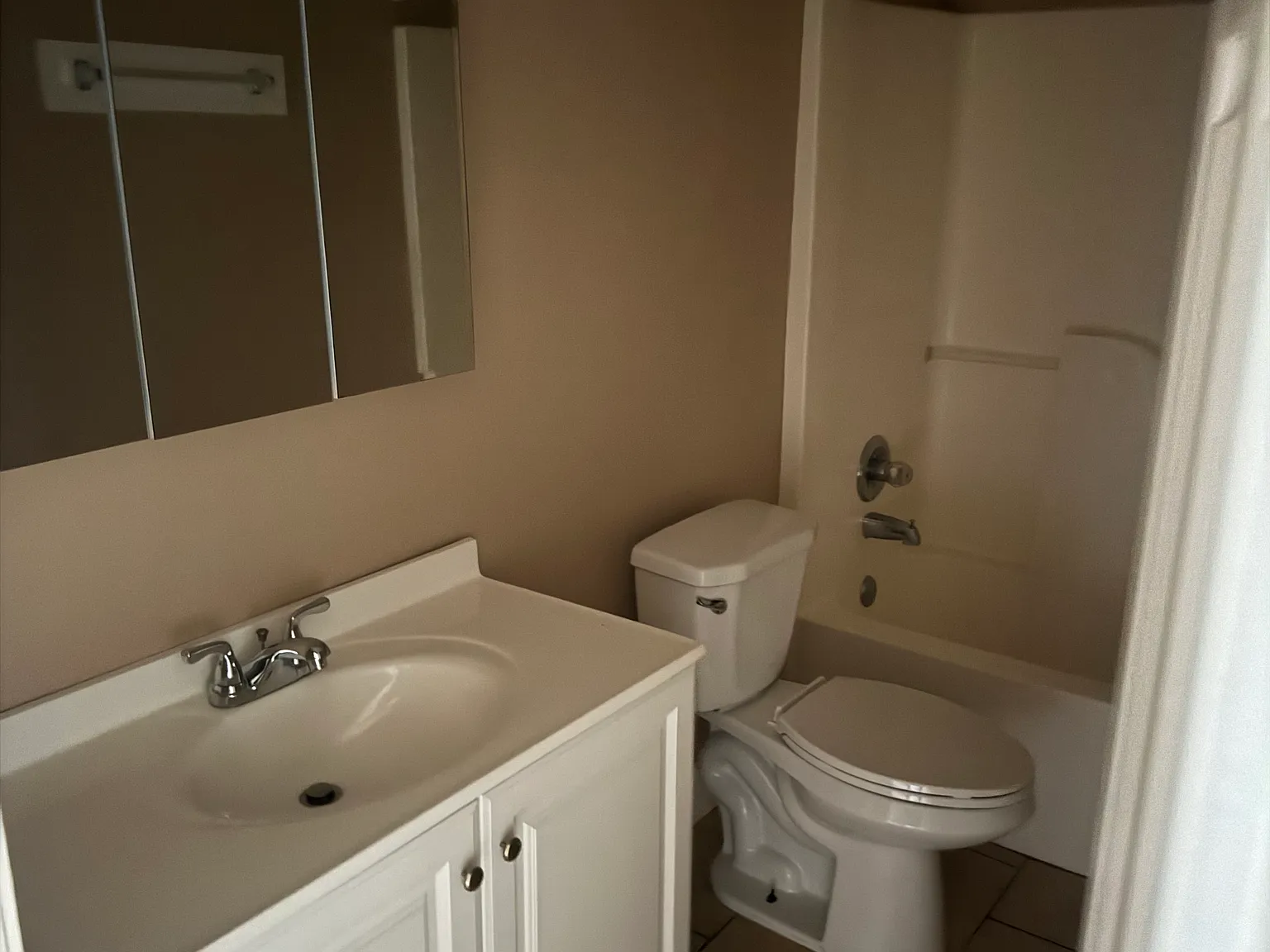2 bed, 850 sqft, $1,250 — Photo 2