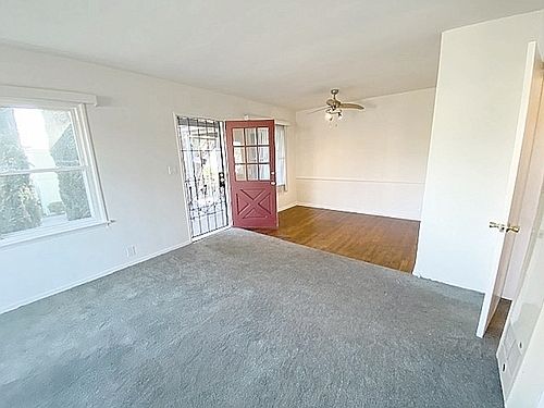 1st image of 14916.5 Bassett St #1/2