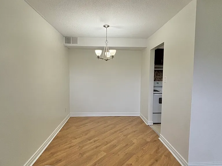 425 Rathburn Rd E #74 — Photo 10