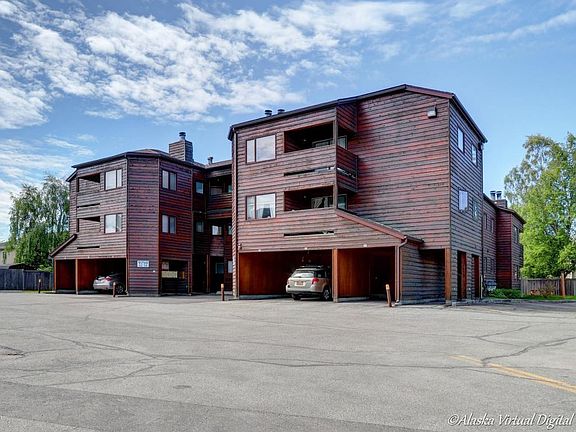 3rd image of 9750 Vanguard Dr APT 47