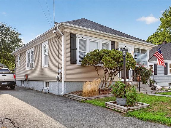 5th image of 54 Clarner St