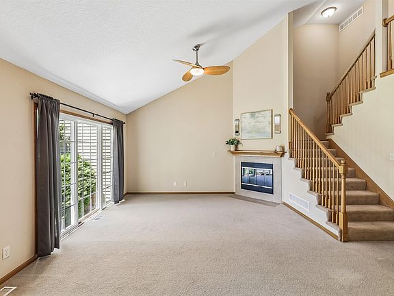 4th image of 686 SE Williams Ct