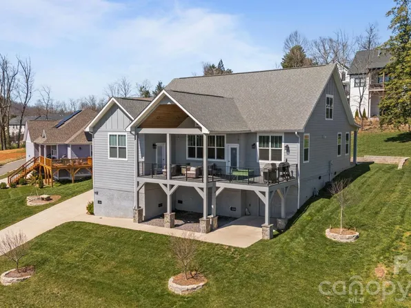 112 Meadow Breeze Rd, Arden, NC 28704