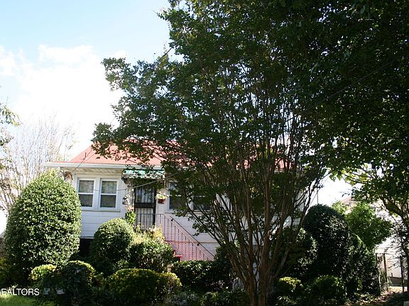 5th image of 2515 N Central St