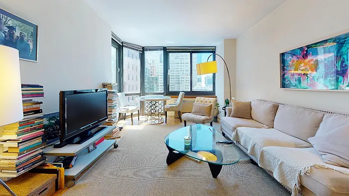 Rented by Bond New York | media 27